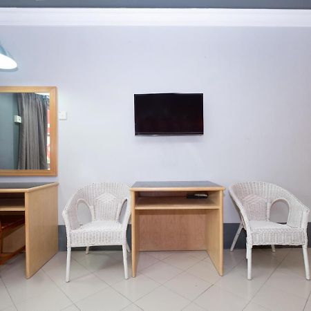Oyo 90050 V Hotel Teluk Intan Ngoại thất bức ảnh