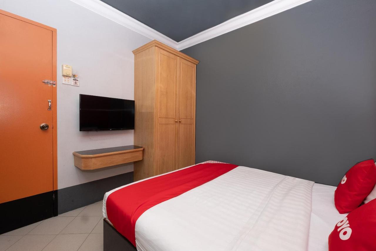 Oyo 90050 V Hotel Teluk Intan Ngoại thất bức ảnh