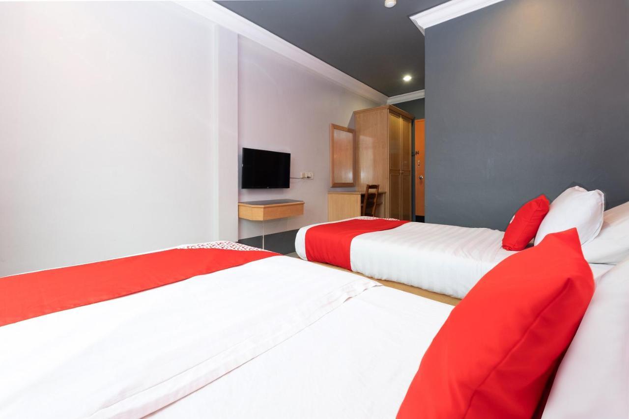 Oyo 90050 V Hotel Teluk Intan Ngoại thất bức ảnh