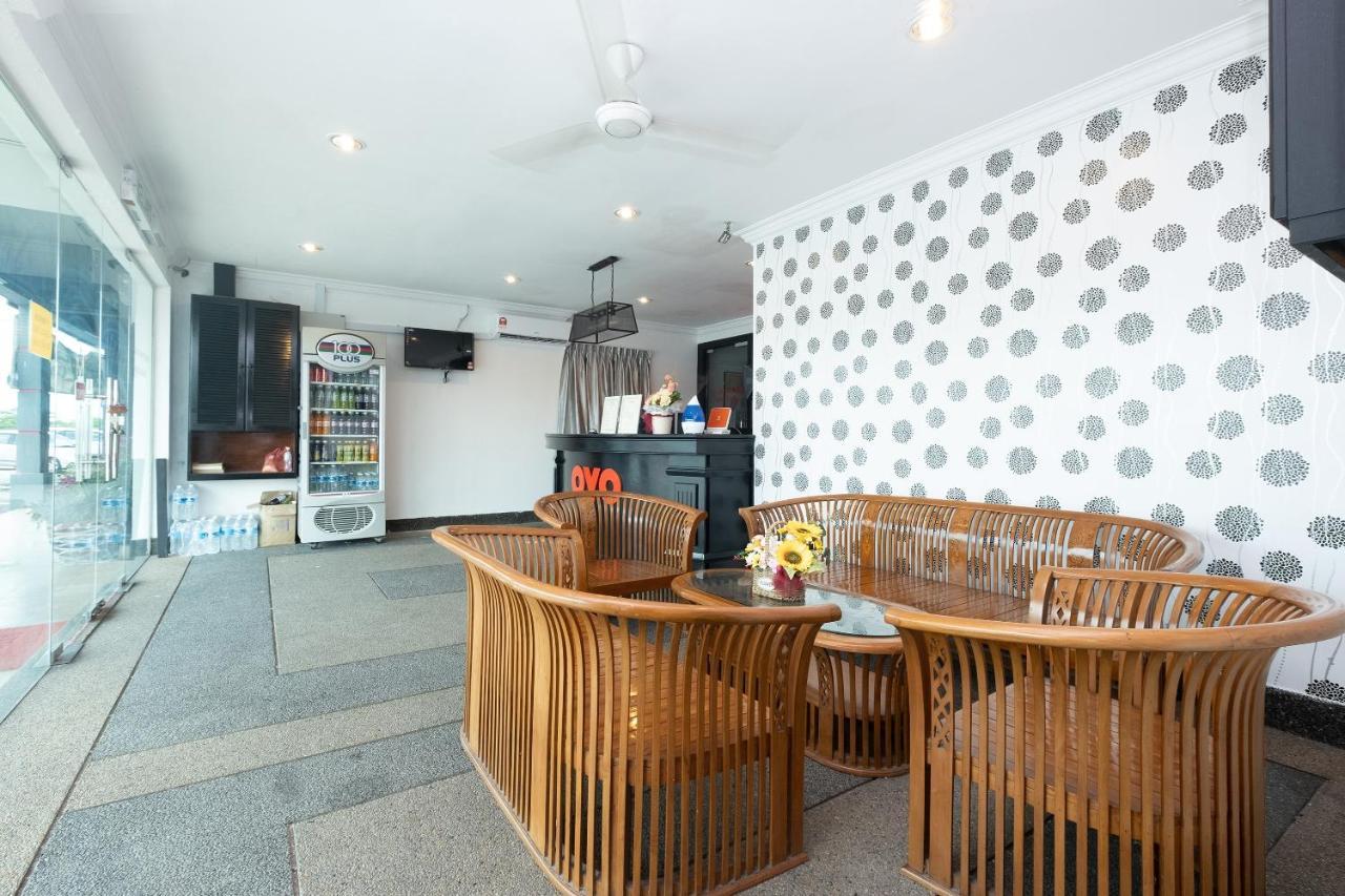 Oyo 90050 V Hotel Teluk Intan Ngoại thất bức ảnh