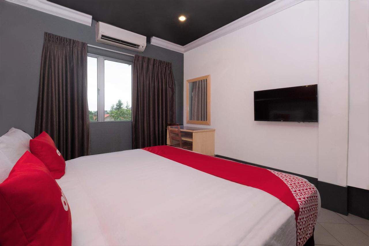 Oyo 90050 V Hotel Teluk Intan Ngoại thất bức ảnh