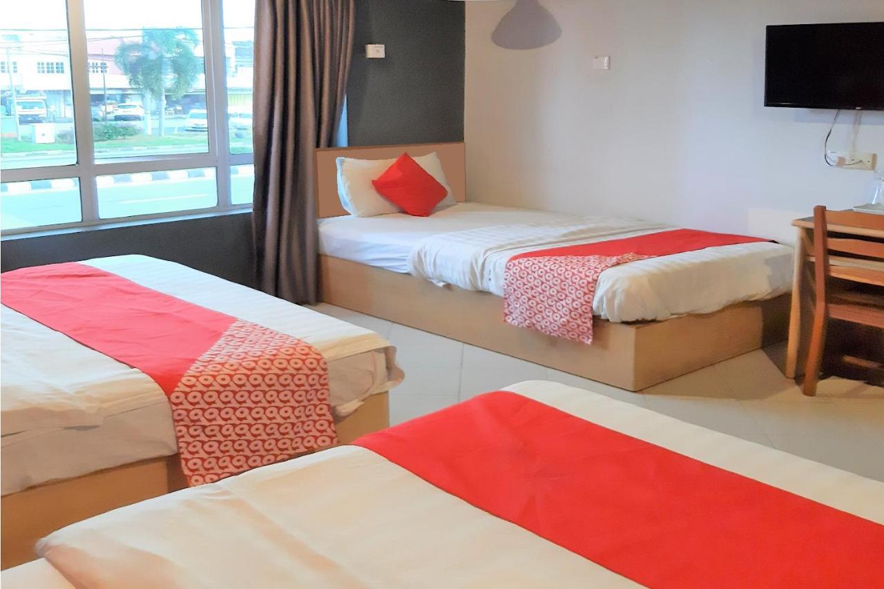 Oyo 90050 V Hotel Teluk Intan Ngoại thất bức ảnh